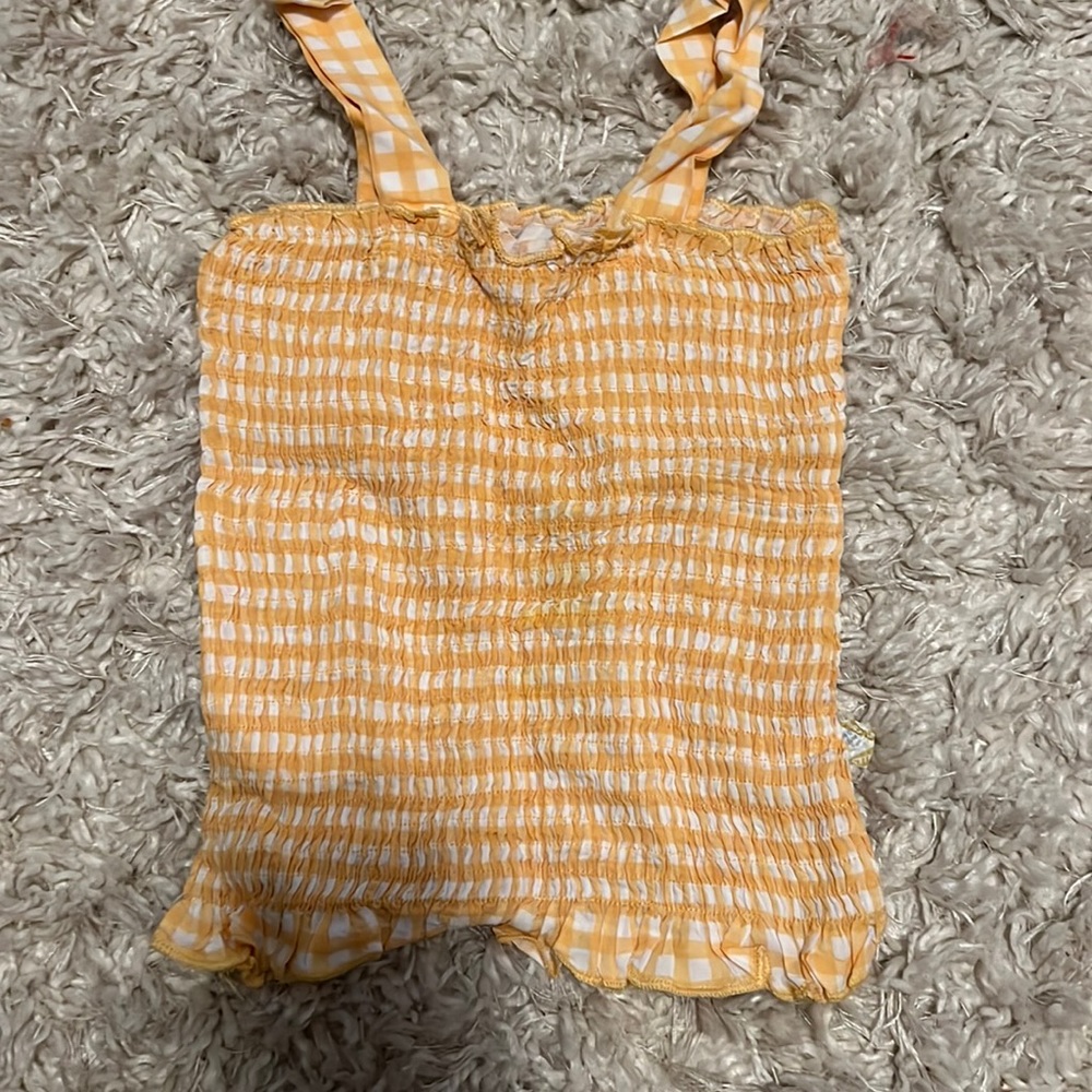 Tilly’s kids White Fawn yellow checkered top, ruffled bottom, kids xs